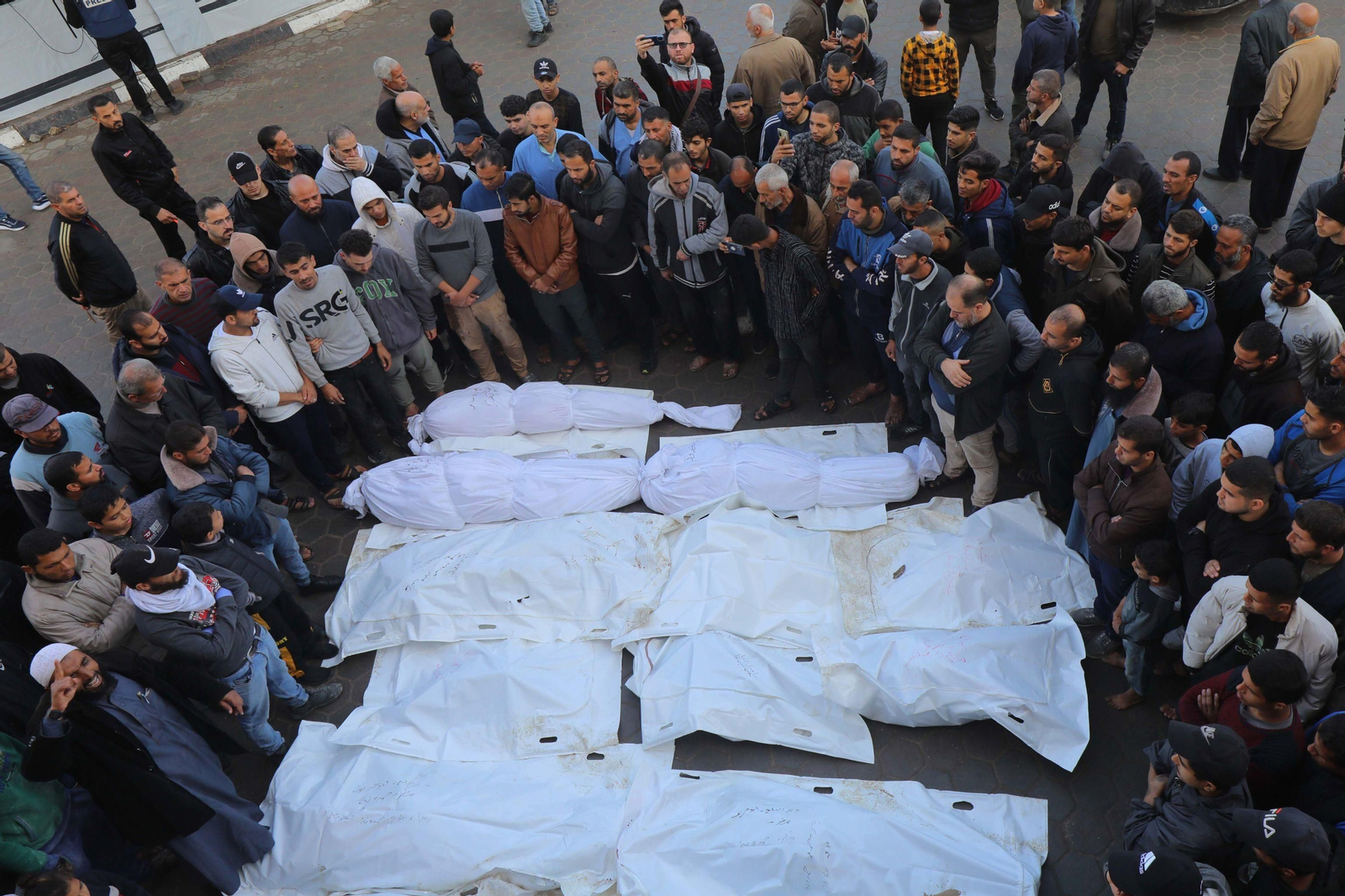 Gaza sigue llorado a sus muertos.