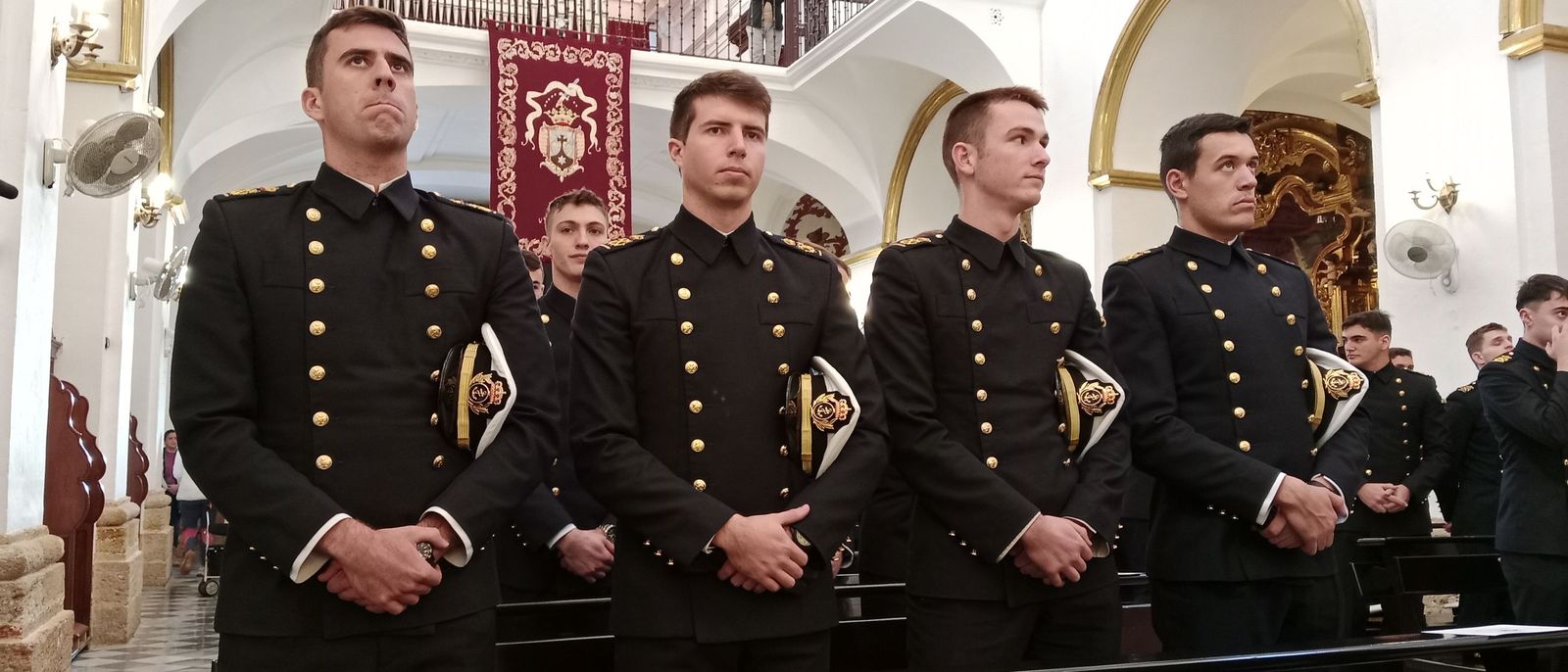 Así ha sido la despedida de los guardiamarinas de la Virgen del Carmen antes de embarcar en el 'Juan Sebastián de Elcano'