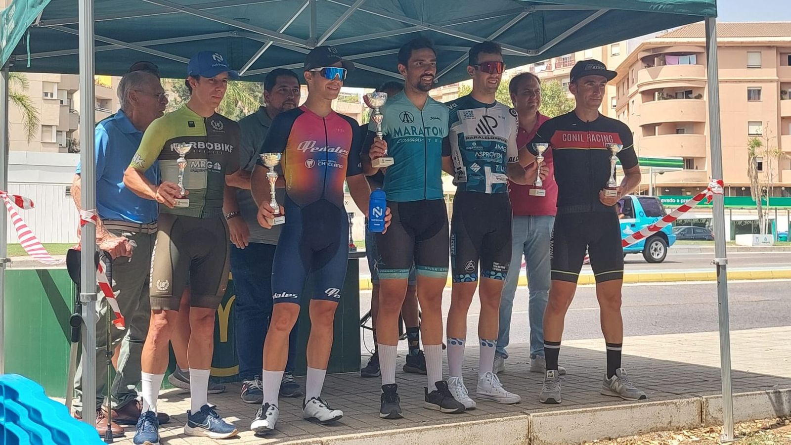 El podio masculino de la XIII Clásica ciclista de Algeciras