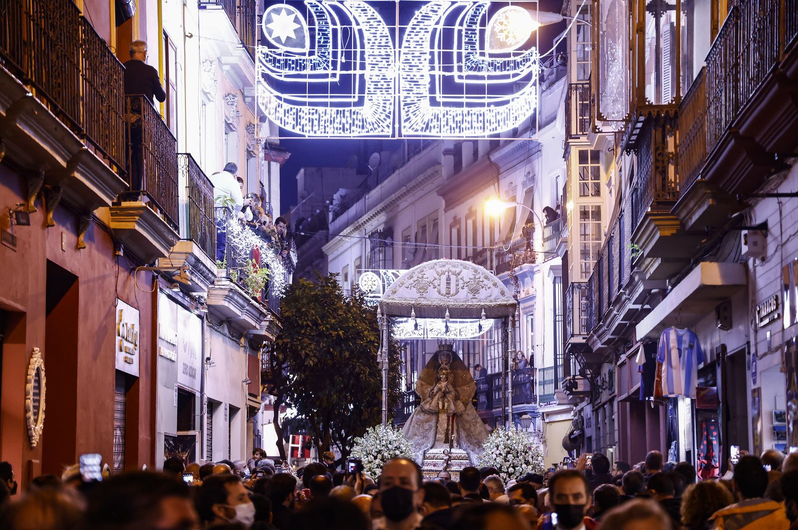 La procesión de la Virgen de los Reyes, en imágenes