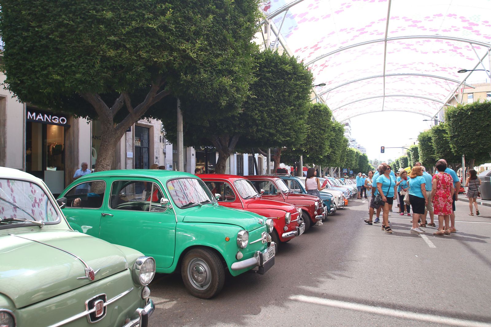 Fotogalería Exhibición Seat 600. Feria Almería 2019