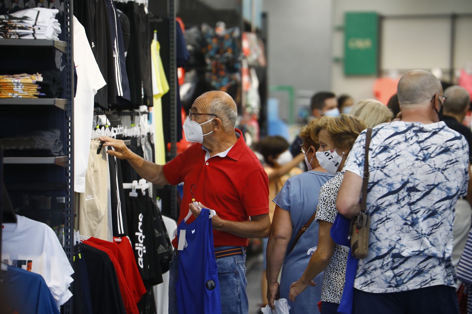 Día de apertura en el parque comercial Los Patios de Azahara de Córdoba, en imágenes