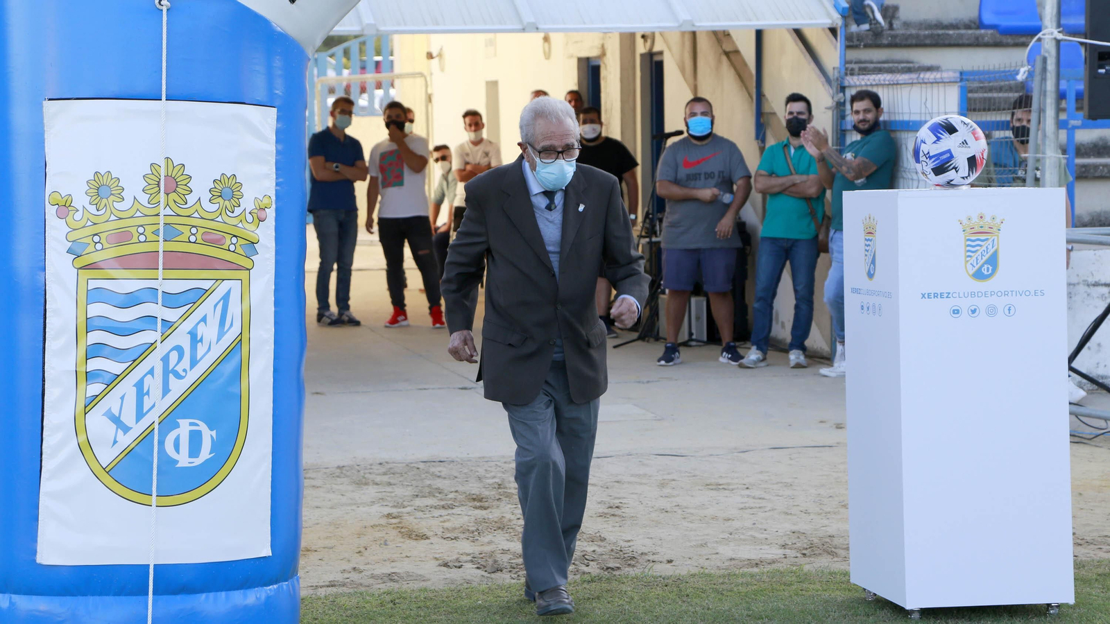 Imágenes de la presentación del Xerez CD y  Trofeo Feria de La Vendimia en La Juventud