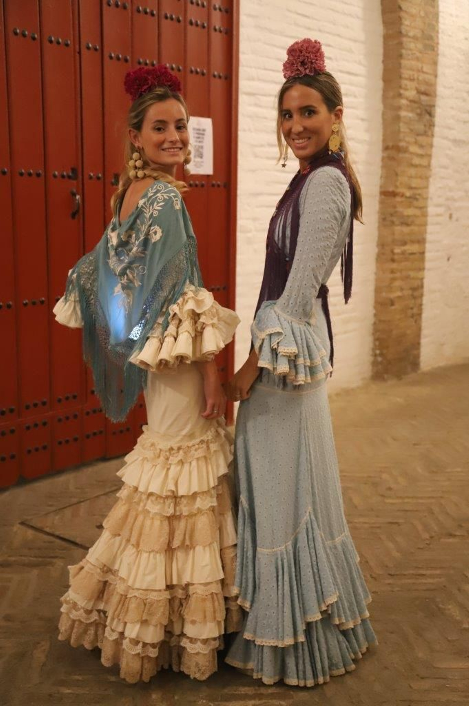 Los famosos y autoridades en los toros el lunes de Feria de Abril