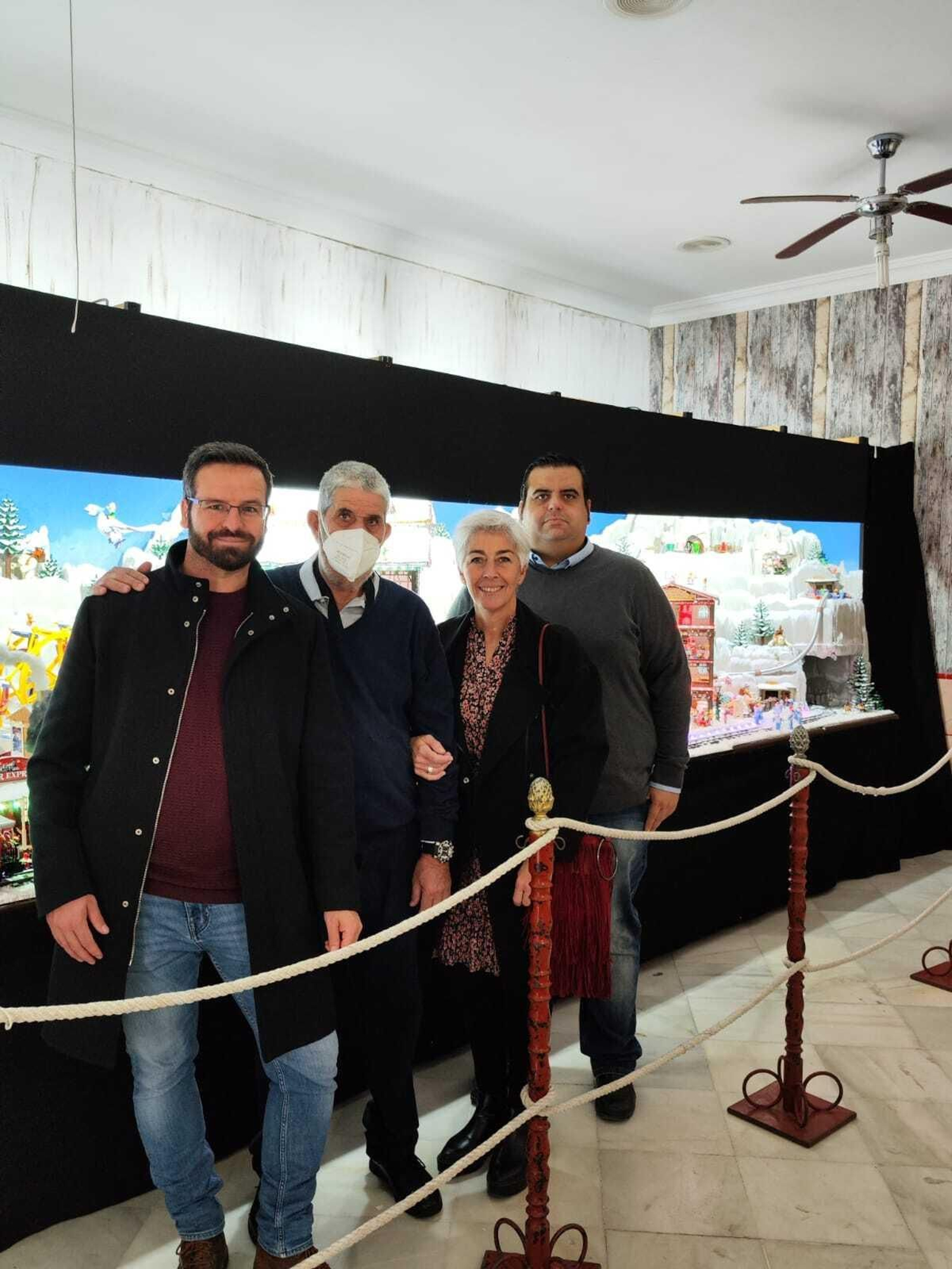 El concejal Javier Botella ha visitado también el diorama el día de su inauguración.