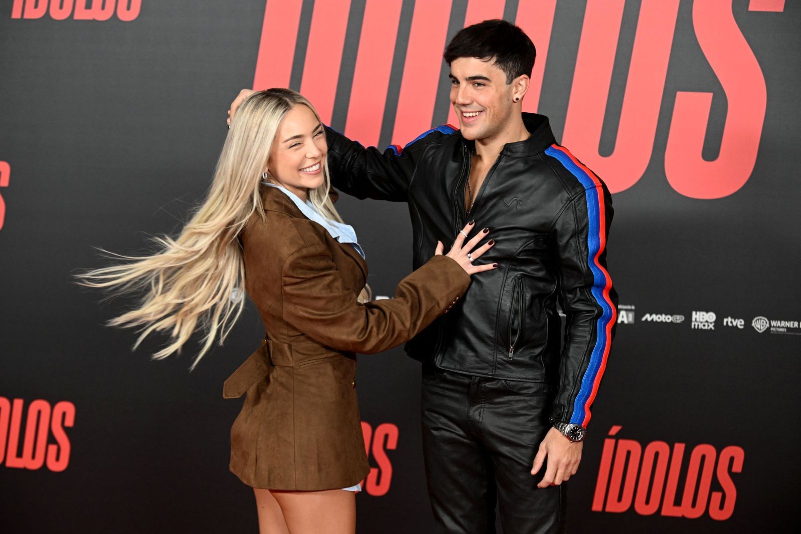 Ana Mena y Óscar Casas.