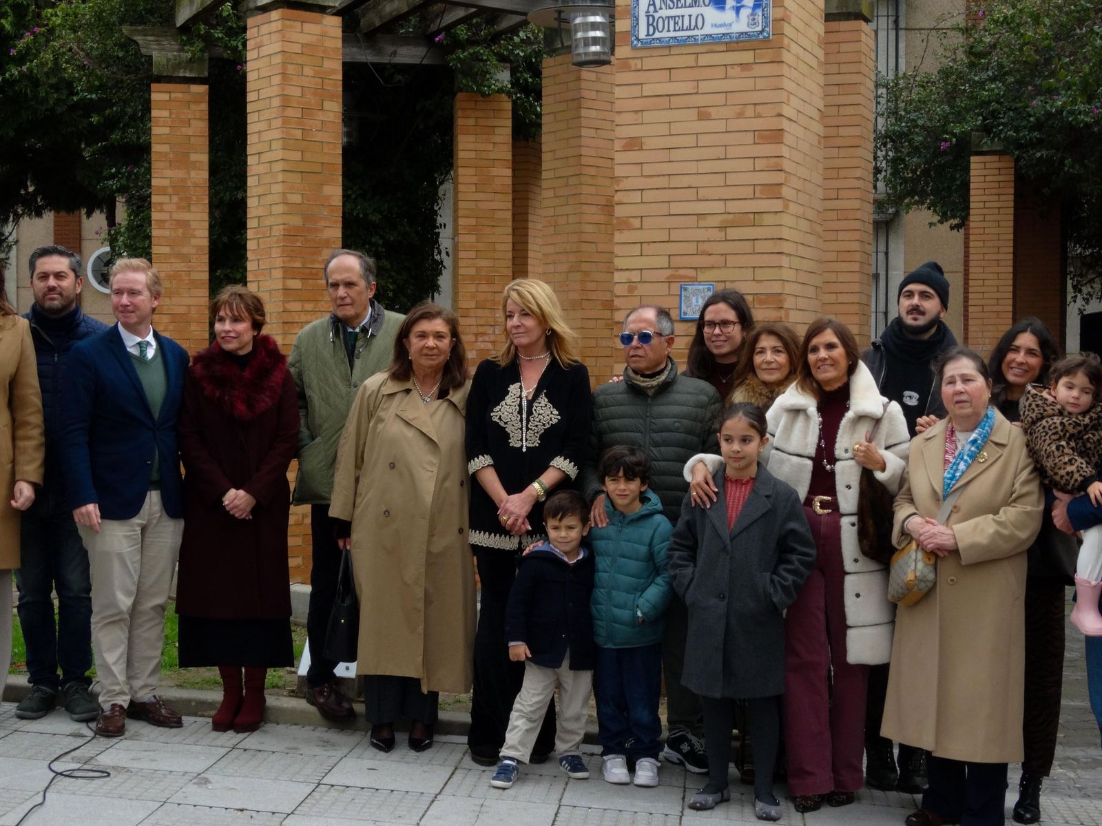 Fotografías de la rotulación del jardín Doctor Anselmo Botello