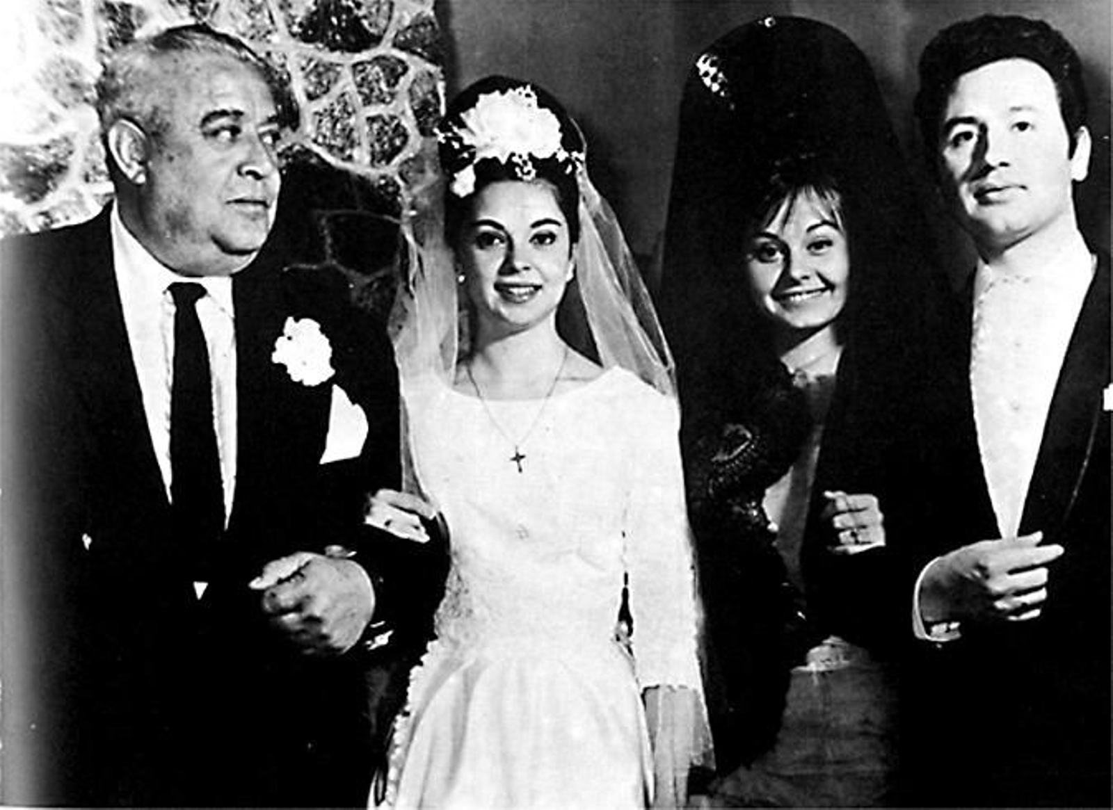 Boda del cantaor (1962), celebrada en Málaga  y en la que ejercieron de padrinos en cineasta Edgar Neville y la cantante Rocío Dúrcal