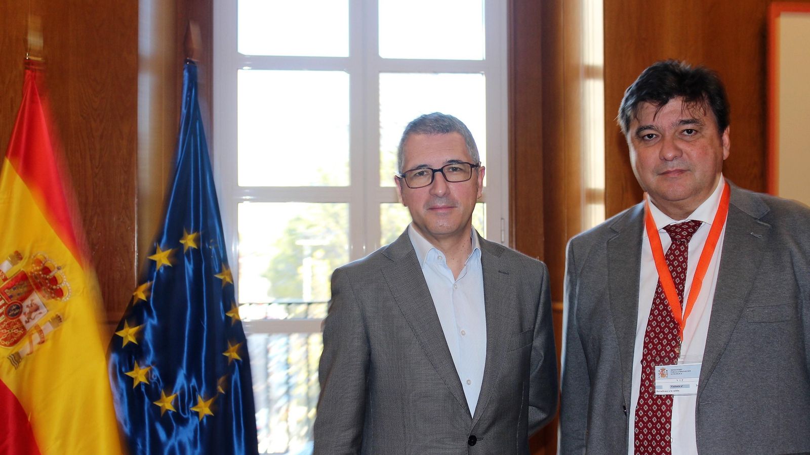 Hugo Morán y Gabriel Cruz tras su reunión mantenida en la sede del Ministerio de Transición Ecológica.