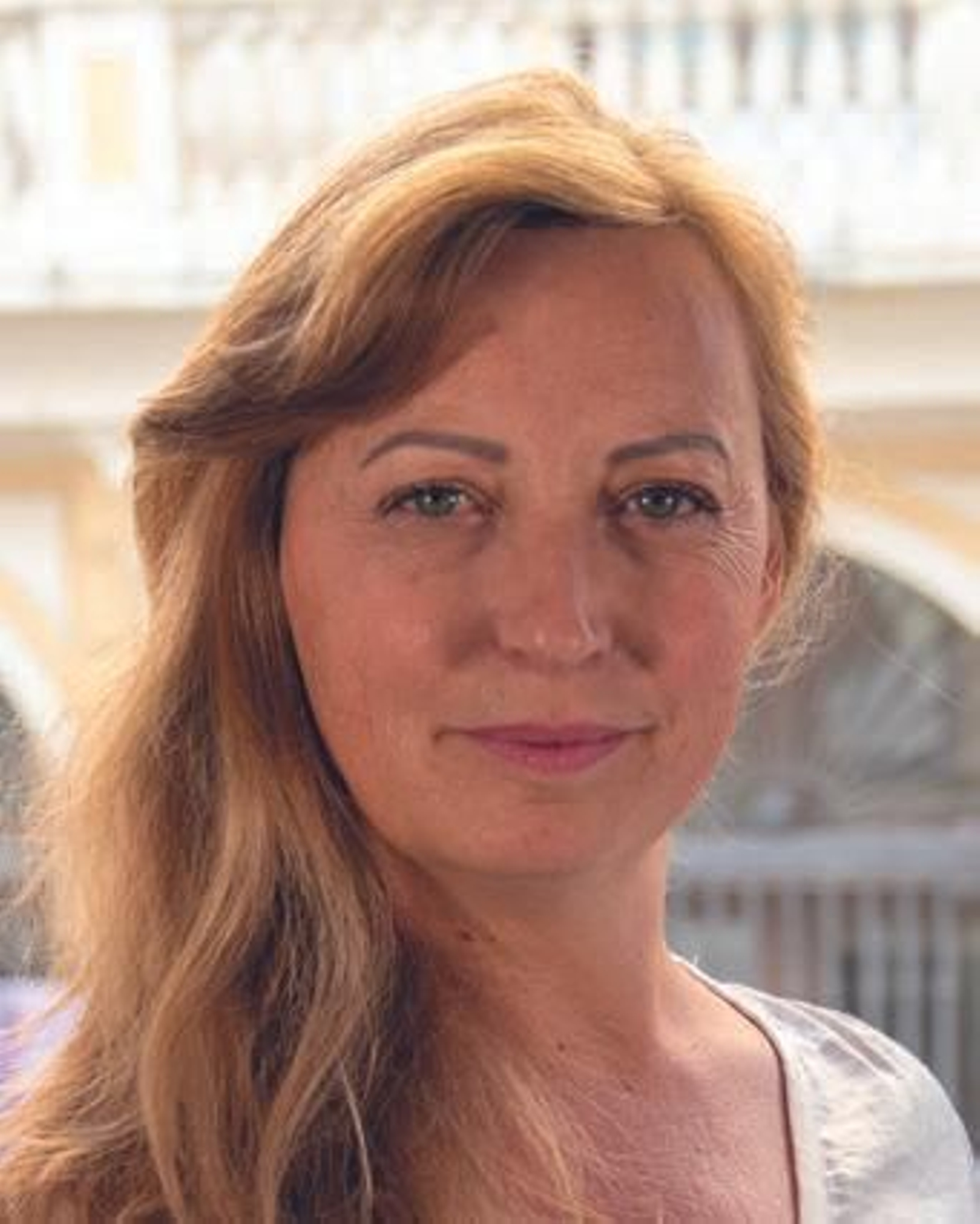 Desiré Olivero Benítez (PP). 47 años. Licenciada en Derecho.