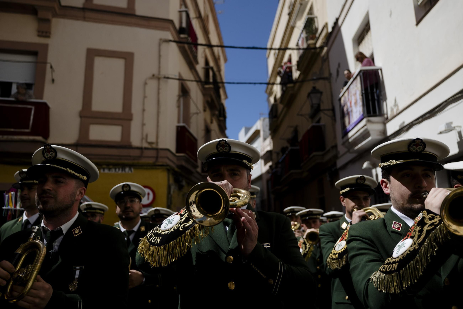 Imágenes de la salida de Sentencia en la Semana Santa de Cádiz 2025