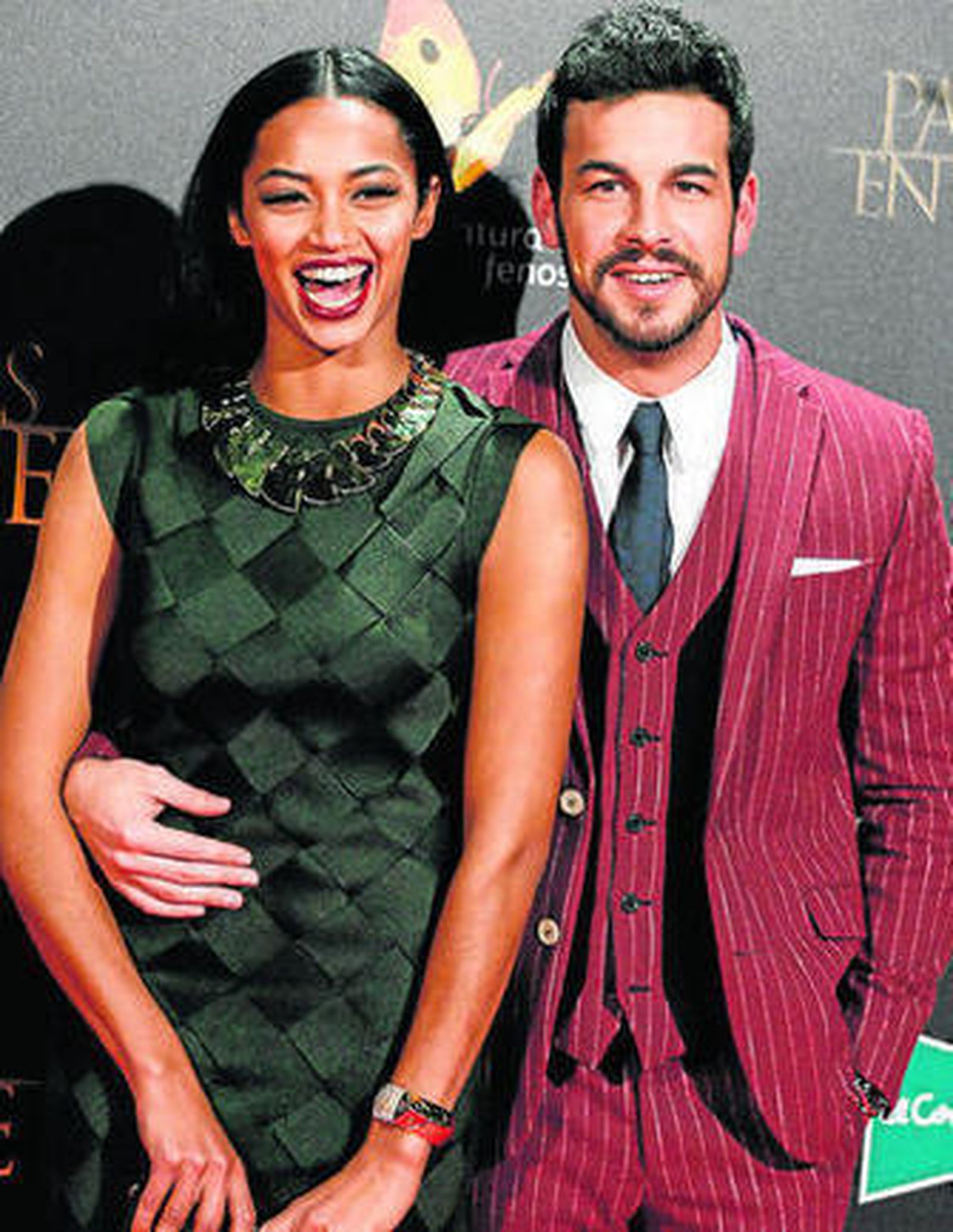 Mario Casas y Berta Vázquez posan juntos
