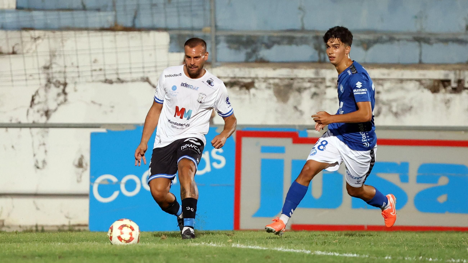 Imágenes del Trofeo de la Copa y la Venencia entre el Jerez Industrial y el Xerez DFC