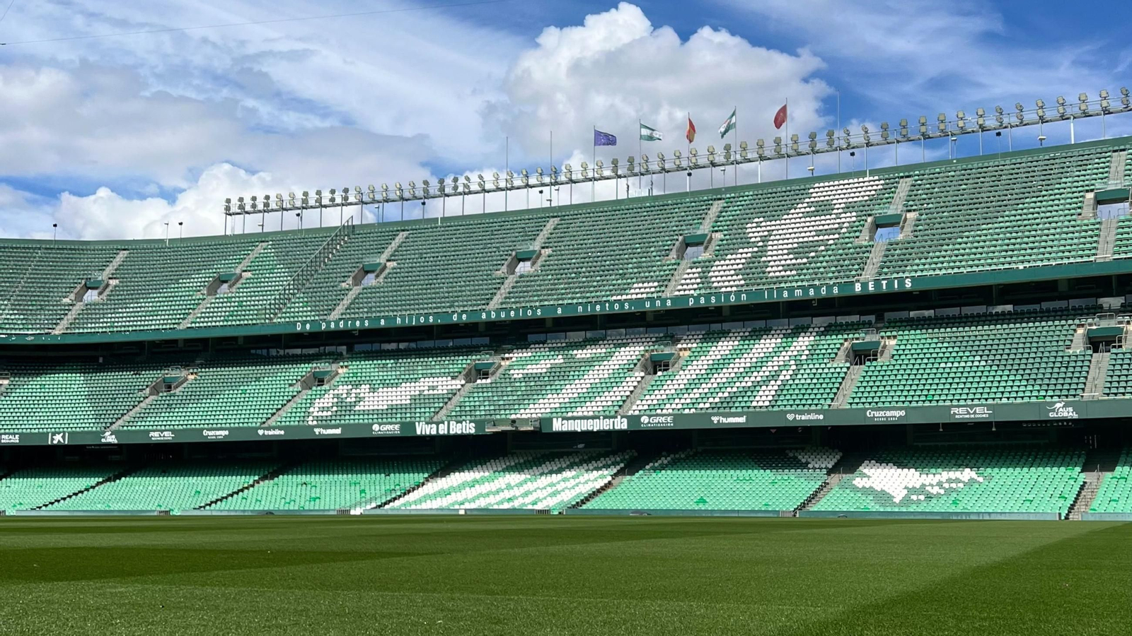 El estadio Benito Villamarín vivirá este domingo otro lleno ante Osasuna
