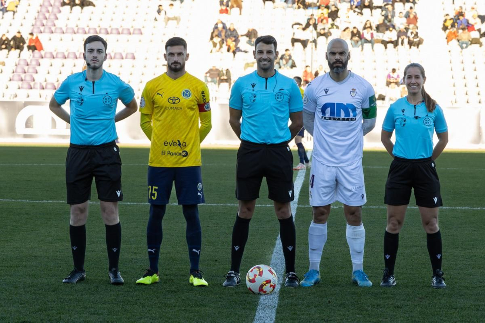 La euforia de la victoria in extremis del Real Jaén ante el Marbellí, en imágenes
