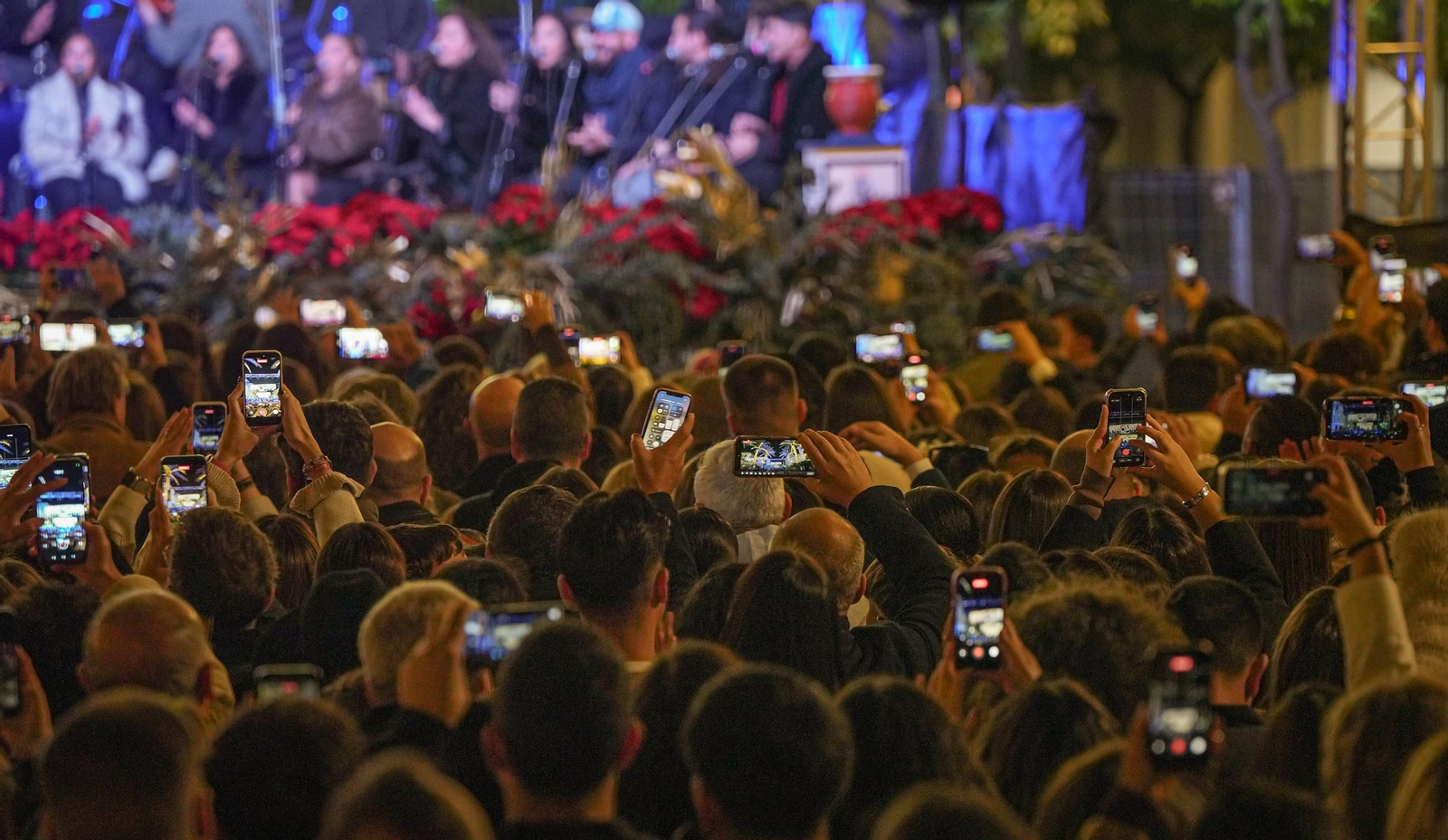 Imágenes del ambientazo en el alumbrado de Navidad en Jerez
