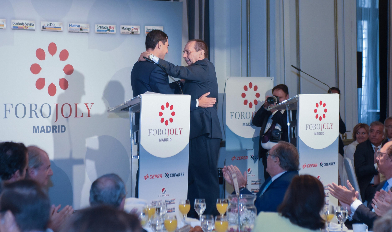 Los invitados al Foro Joly con Juanma Moreno en Madrid, en imágenes