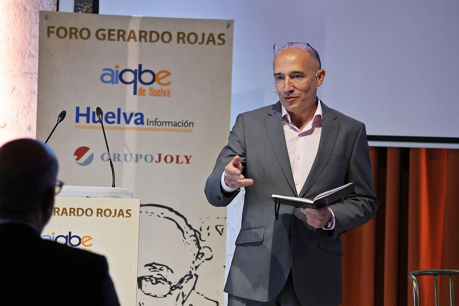 Imágenes del Foro Gerardo Rojas con la intervención de Antonio Joyanes, Vicepresidente ejecutivo de parque energéticos y exploración y producción de Moeve