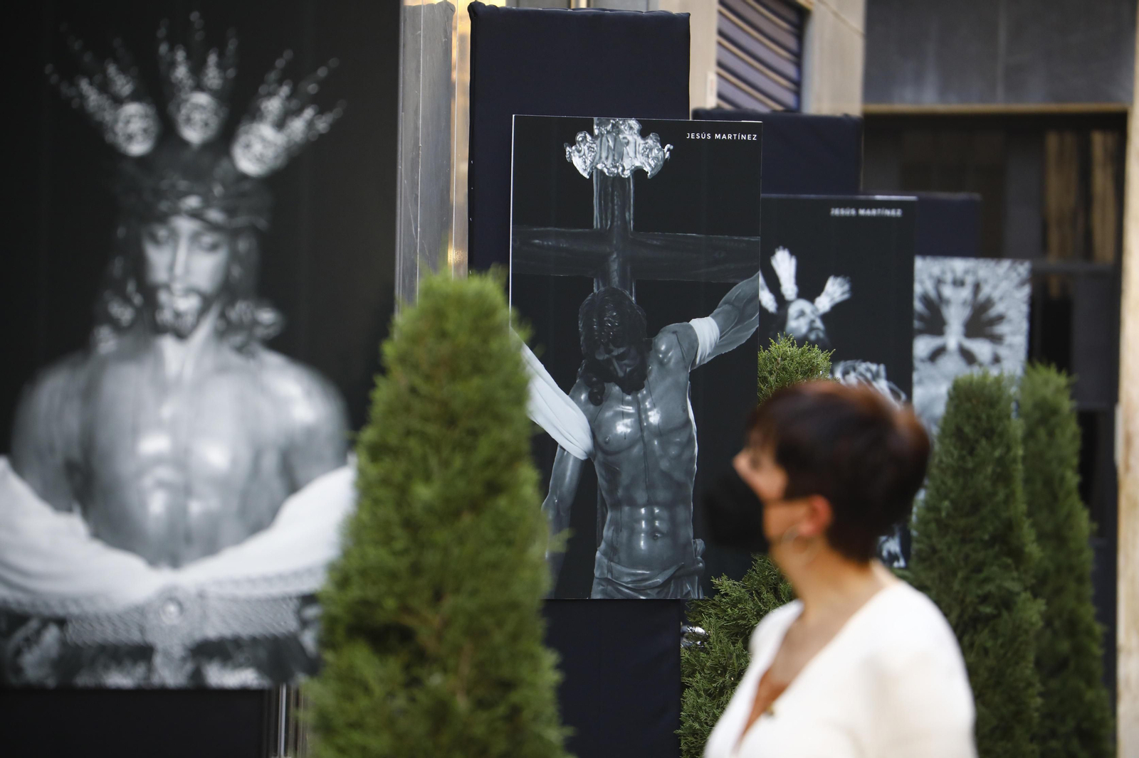 El comercio de Córdoba se engalana para la Pasión