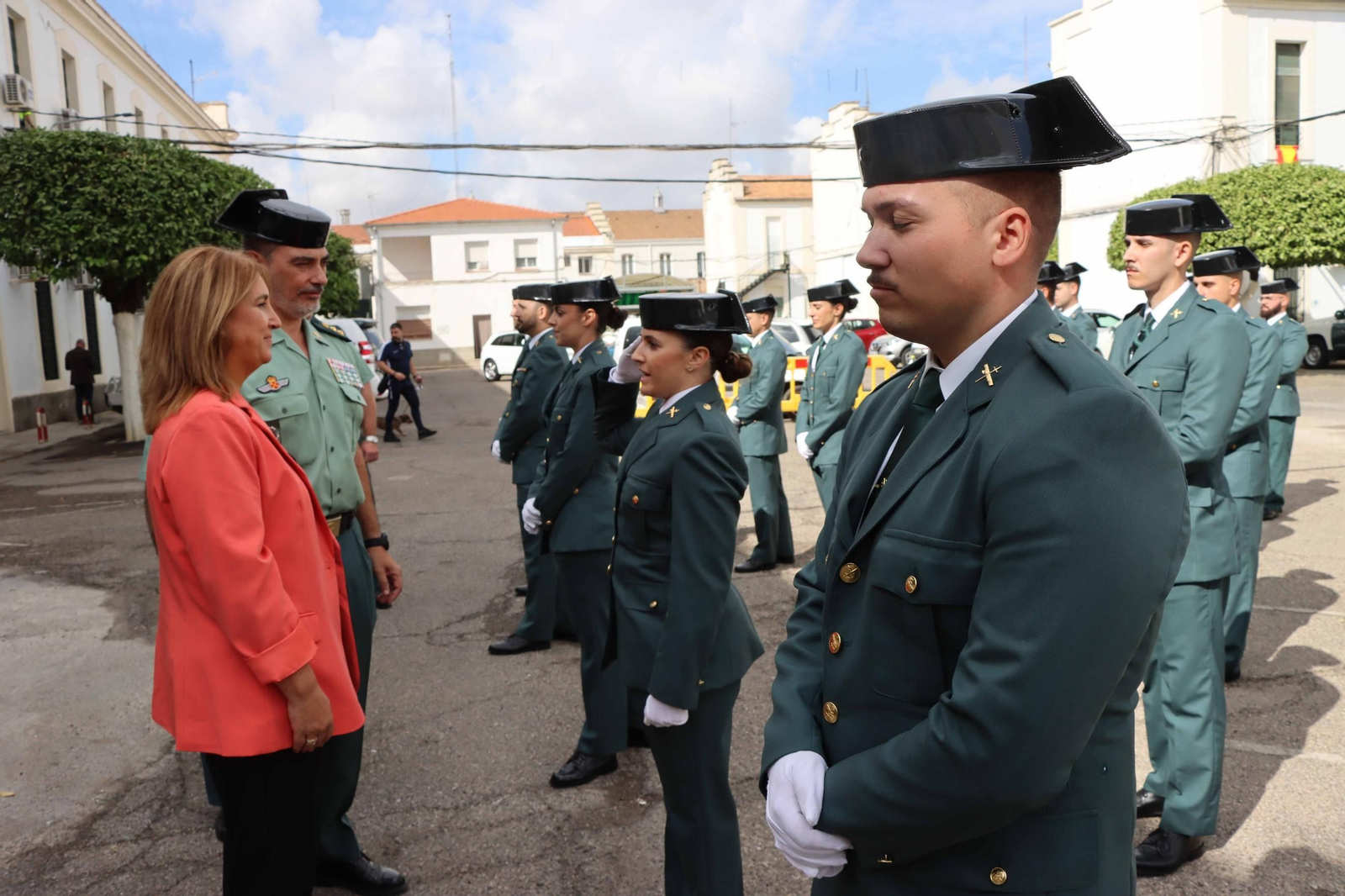 La subdelegada del Gobierno, Ana López, y el coronel jefe, Ramón María Clemente, reciben a los nuevos agentes La subdelegada del Gobierno, Ana López, y el coronel jefe, Ramón María Clemente, reciben a los nuevos agentes
