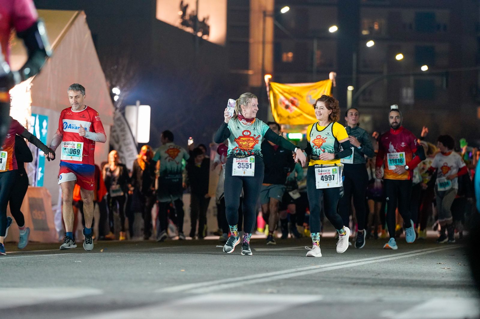 En imágenes: búscate en tu llegada a meta de la Carrera de San Antón 2026 (3)