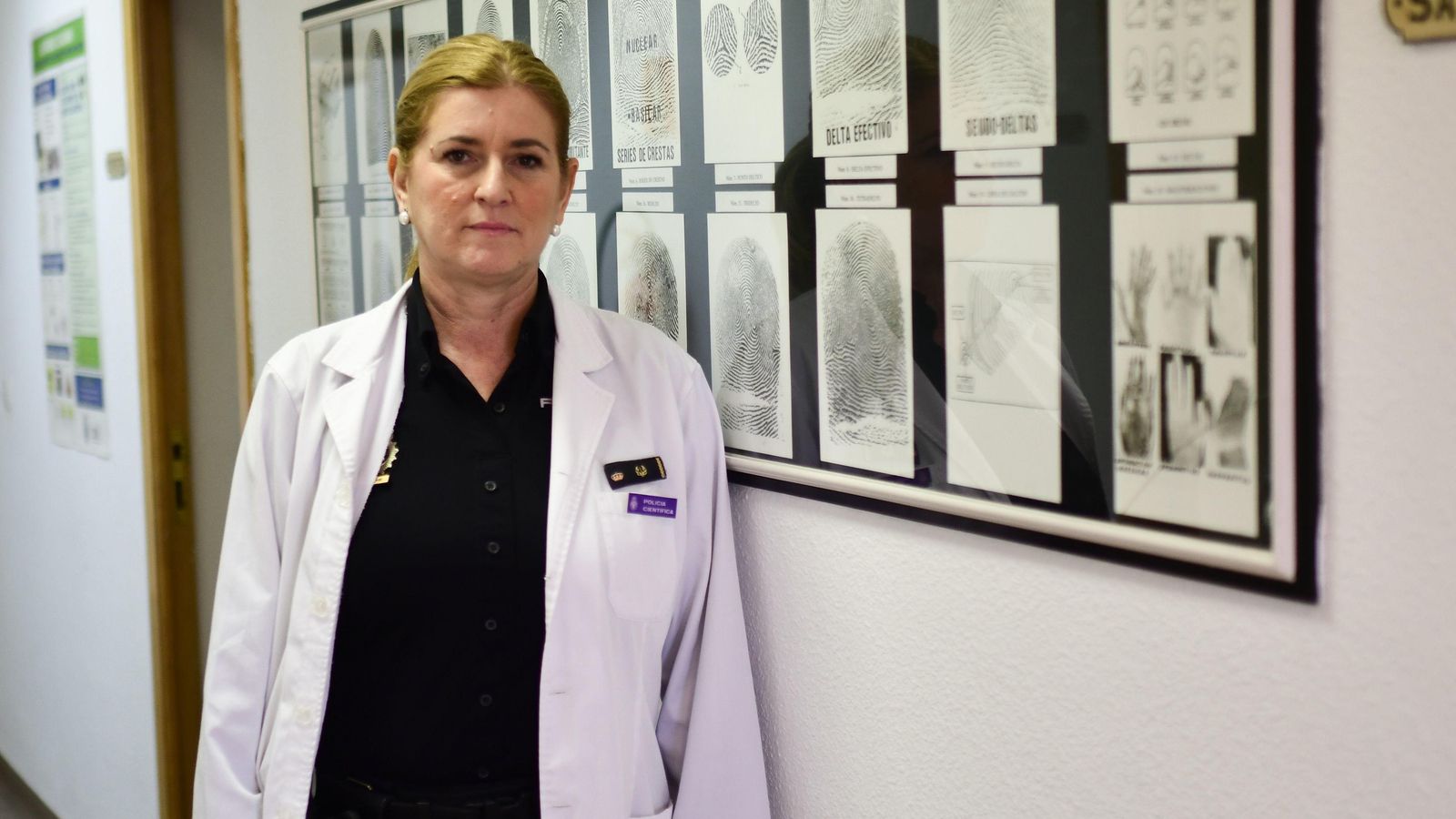 Encarnación Manrique en su lugar de trabajo en la comisaría de Campo Madre de Dios.