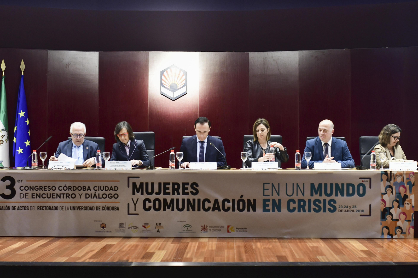 Dirigentes institucionales, ayer durante la inauguración del congreso.