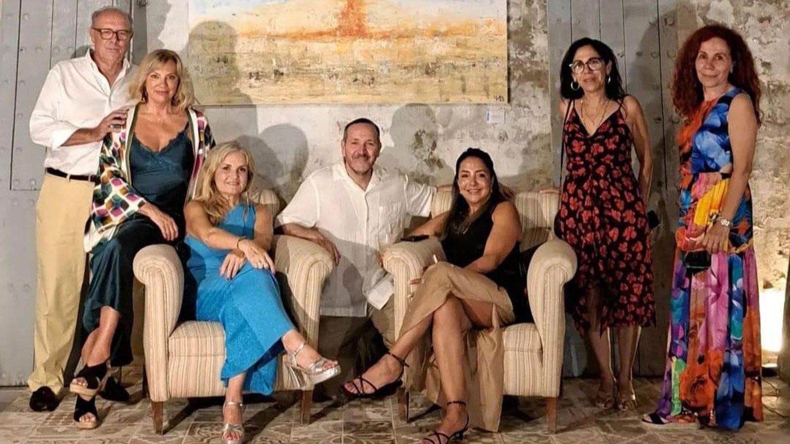 Fernando y Montse Márquez, la pintora Belén Nature, David y Beatriz Hartman y Cora y Marina Lagos durante la inauguración de la muestra.