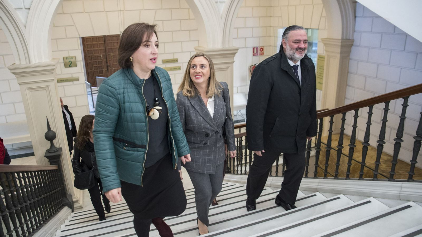 Traspaso de poderes entre el PSOE y el PP.