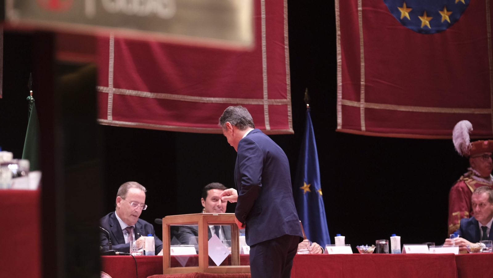 Imágenes de la constitución de la Corporación Municipal de almería, con María Vázquez como Alcaldesa