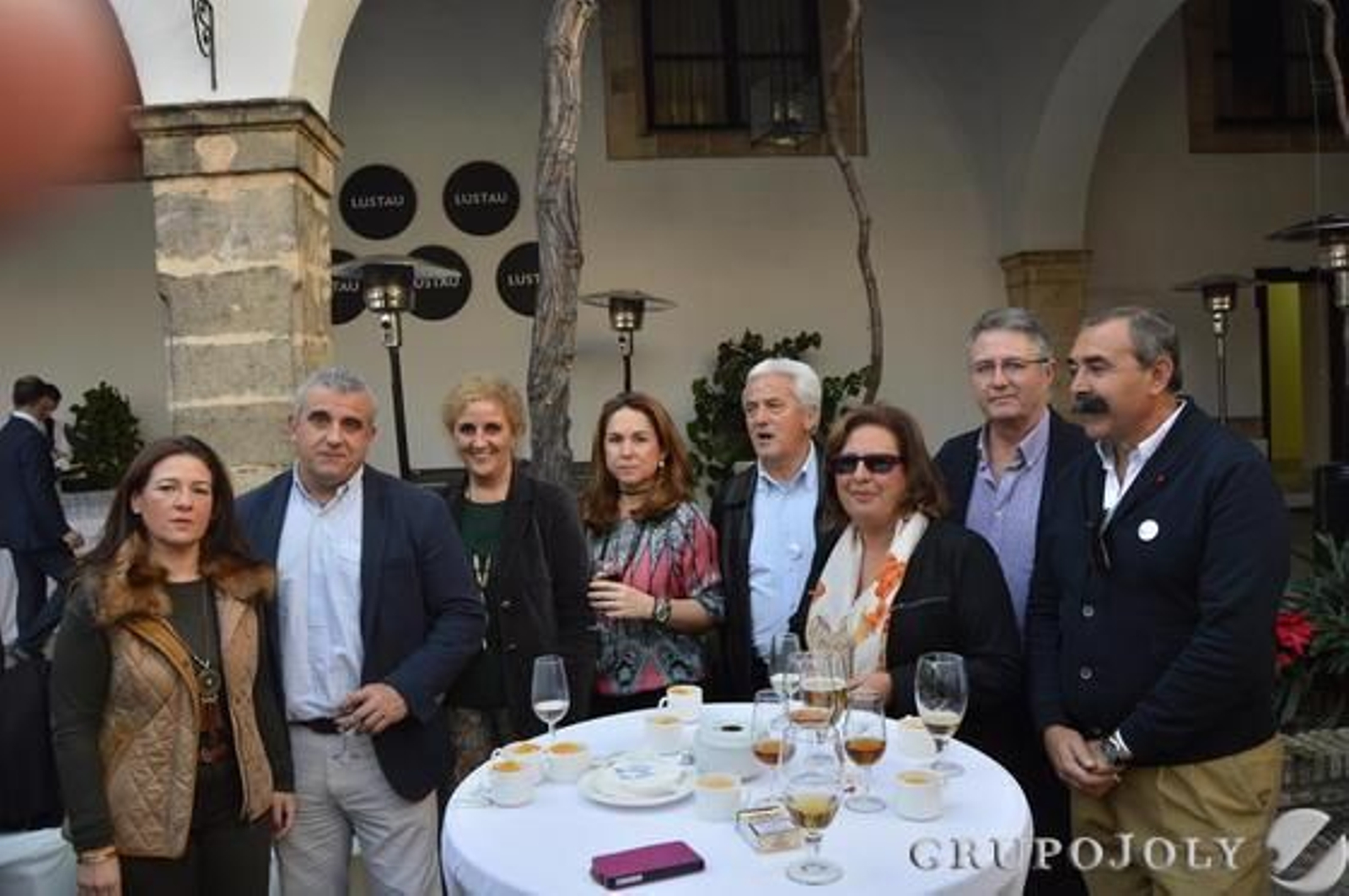 María Colón, Antonio Gallego, Isabel Arteaga, María José Rodríguez, Diego Bello, Blanca Alcántara, Antonio Barrientos y Manuel García Perdigones.

Foto: Ignacio Casas de Ciria