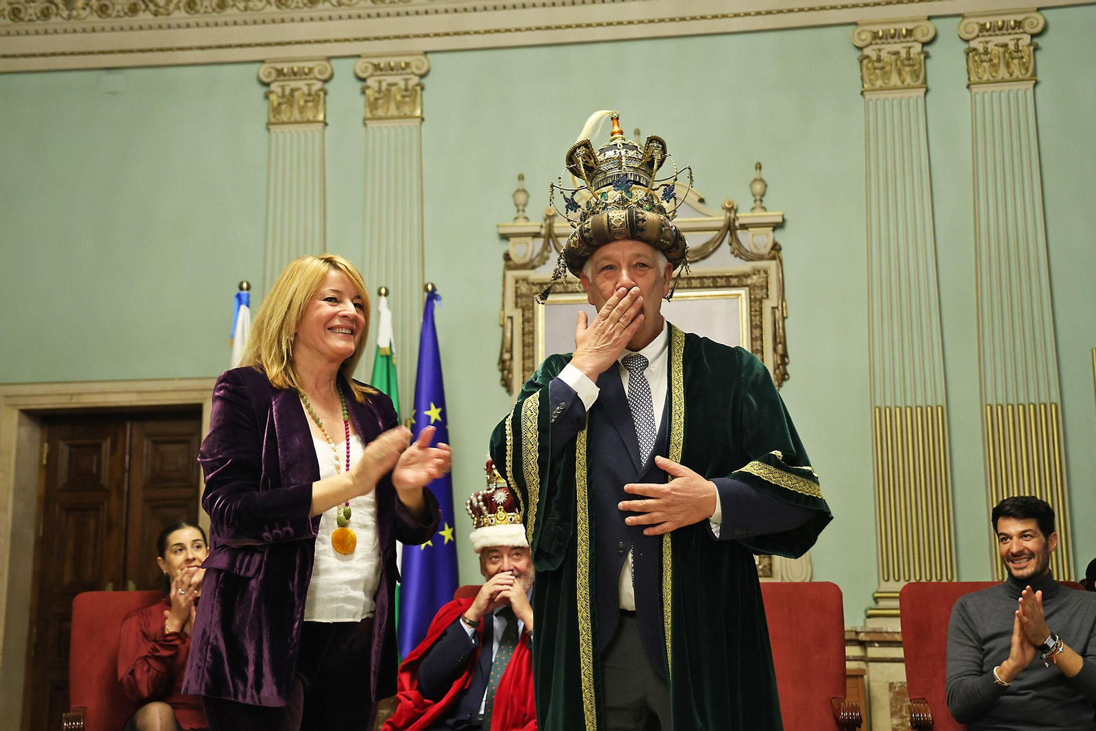 Imágenes de la Coronación de sus Majestades los Reyes Magos de Huelva 2025
