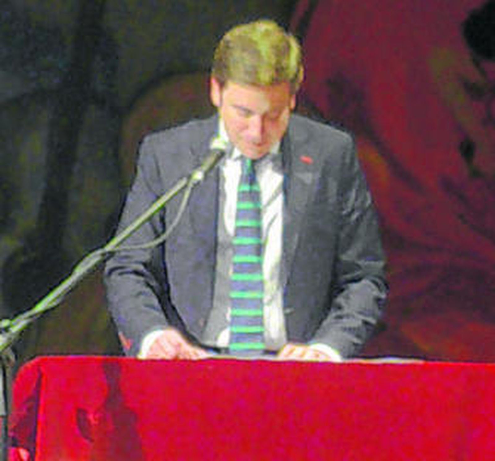 Acto de la exaltación de la saeta en la Peña Flamenca de Huelva, con Ignacio Molina y los cantaores  Manuela Laíno  y Evaristo Cuevas.
