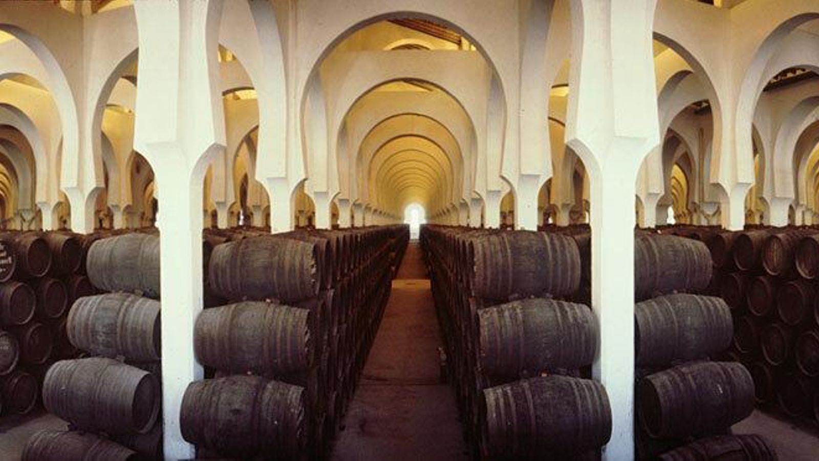 La gran bodega La Mezquita, de Fundador.