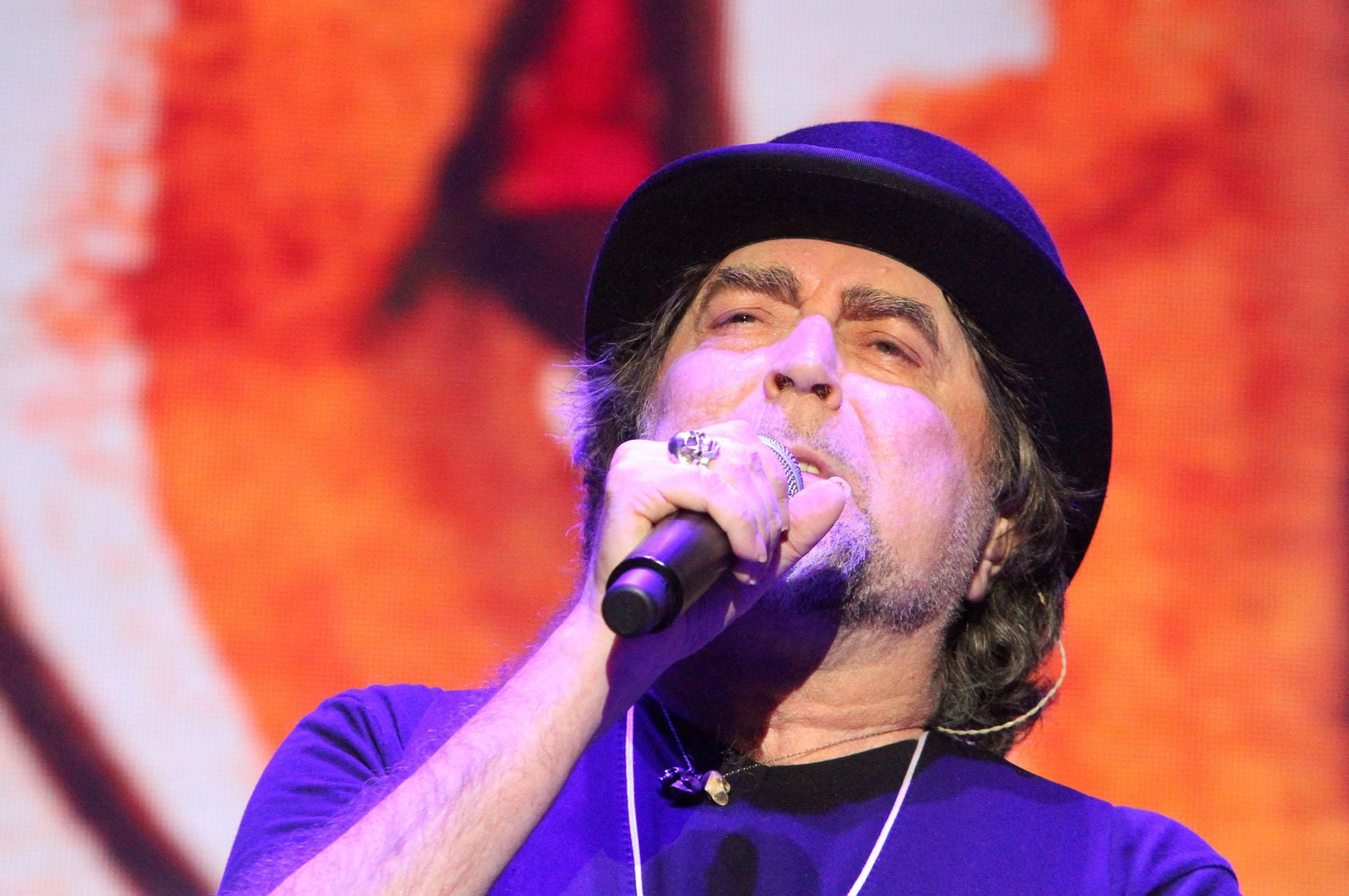 El cantautor Joaquín Sabina durante un concierto en Huelva en 2017. El cantautor Joaquín Sabina durante un concierto en Huelva en 2017.
