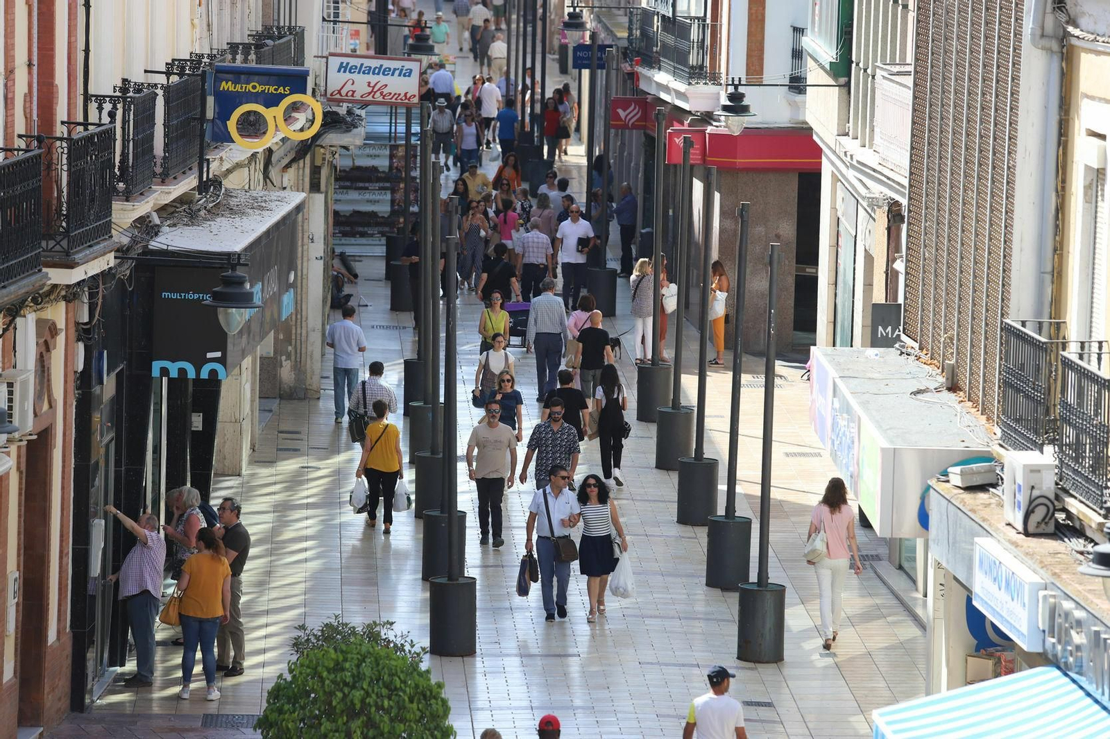 Una imagen de la calle Concepción, una de las calles comerciales de la ciudad. Una imagen de la calle Concepción, una de las calles comerciales de la ciudad.