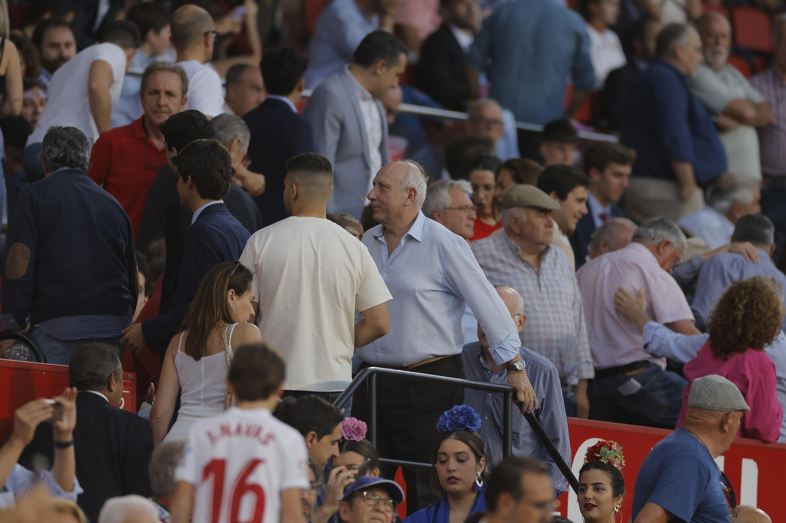 Búscate en las fotos del Sevilla -Villarreal