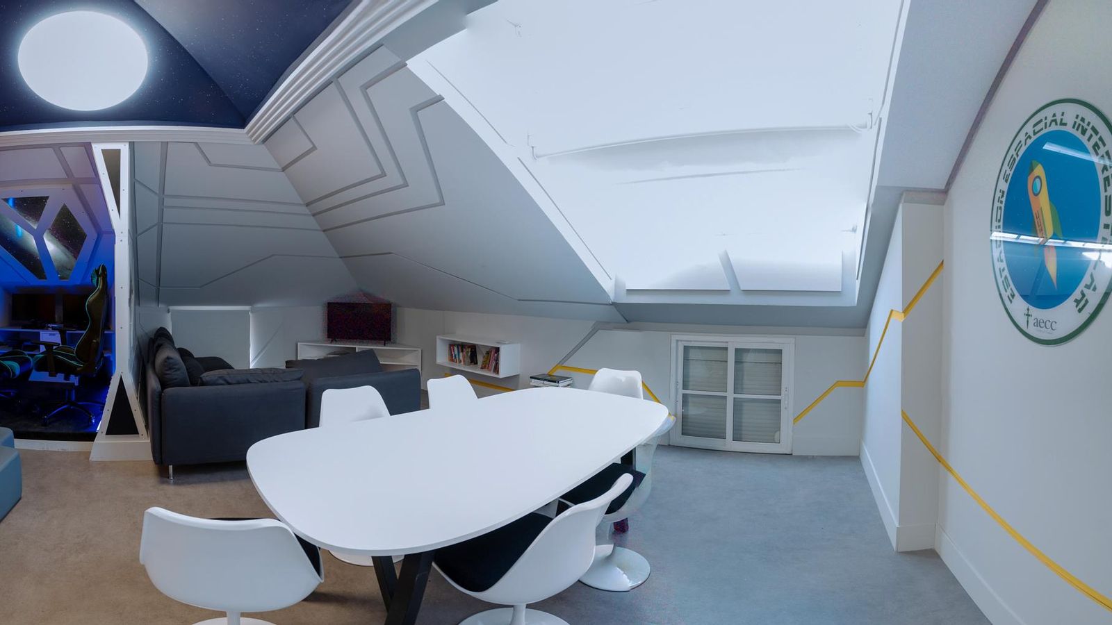 El salón de la nave espacial para niños con cáncer