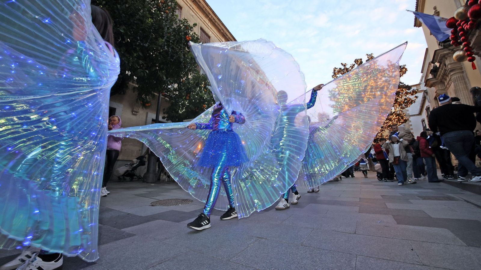 Imágenes del pasacalle navideño de Acoje por el centro de Jerez