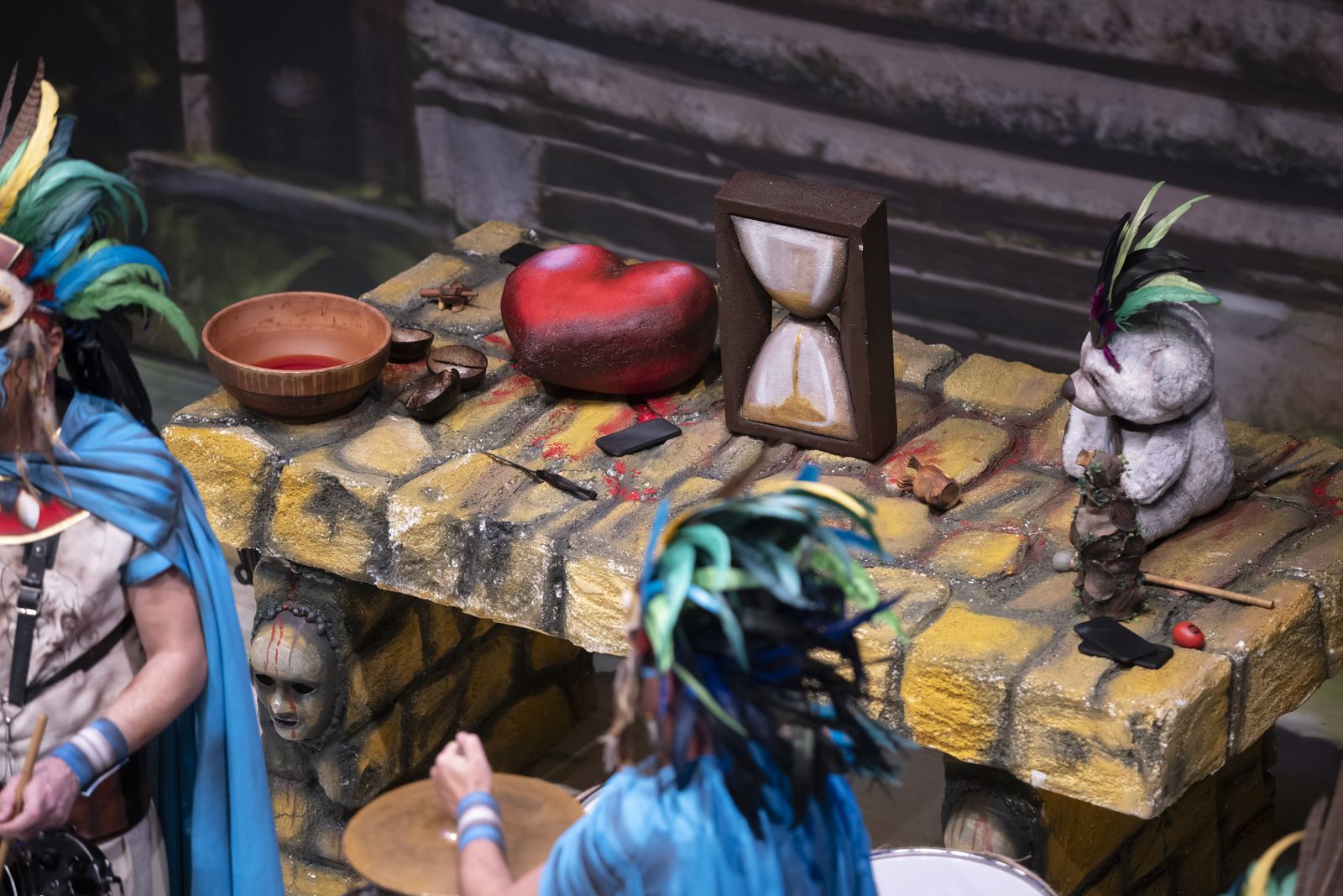 Imágenes de la actuación de la comparsa de Bollullos "El sacrificio" en el Carnaval Colombino