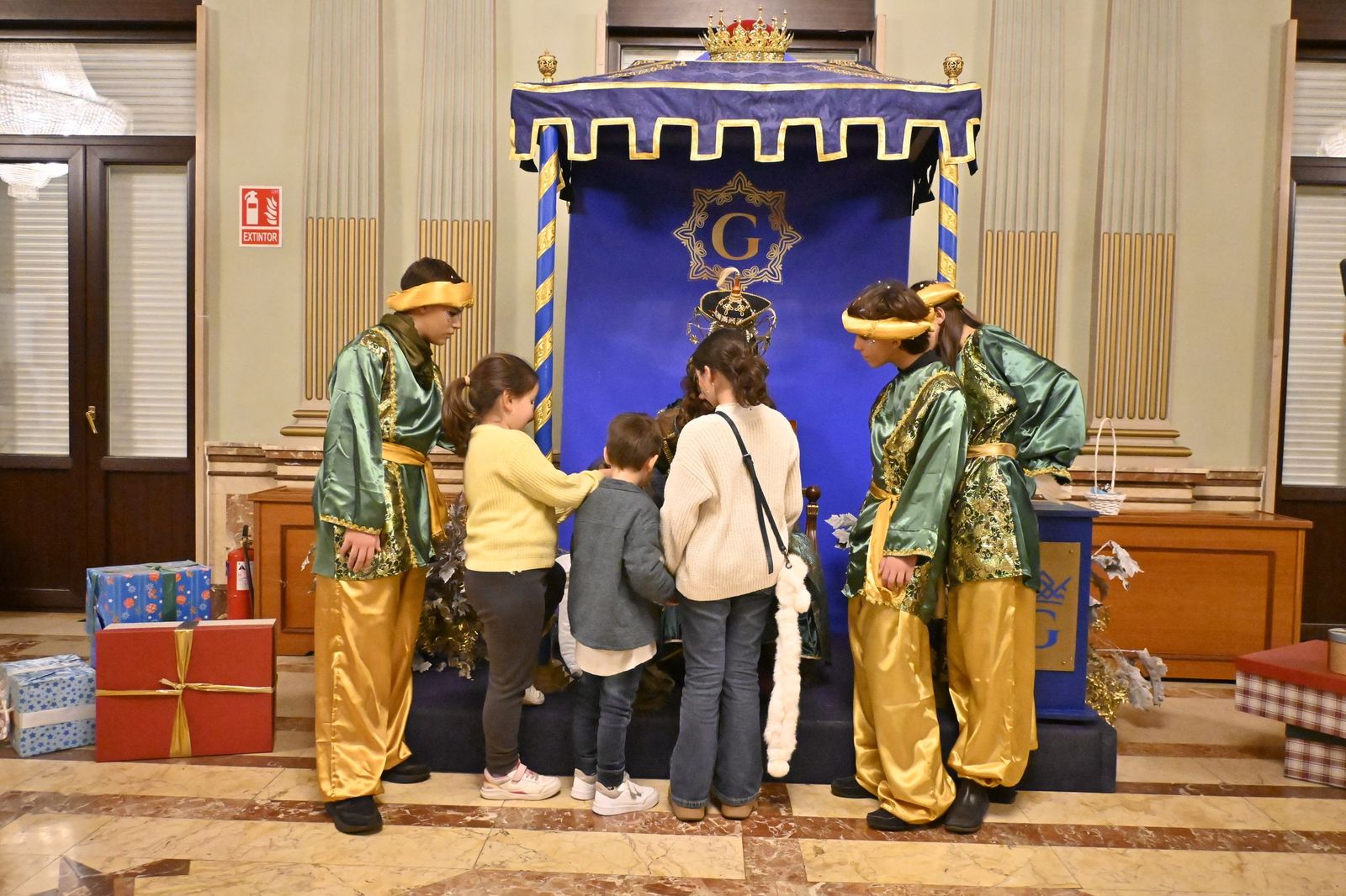 Las fotografías de la entrega de cartas a los Reyes Magos en Huelva