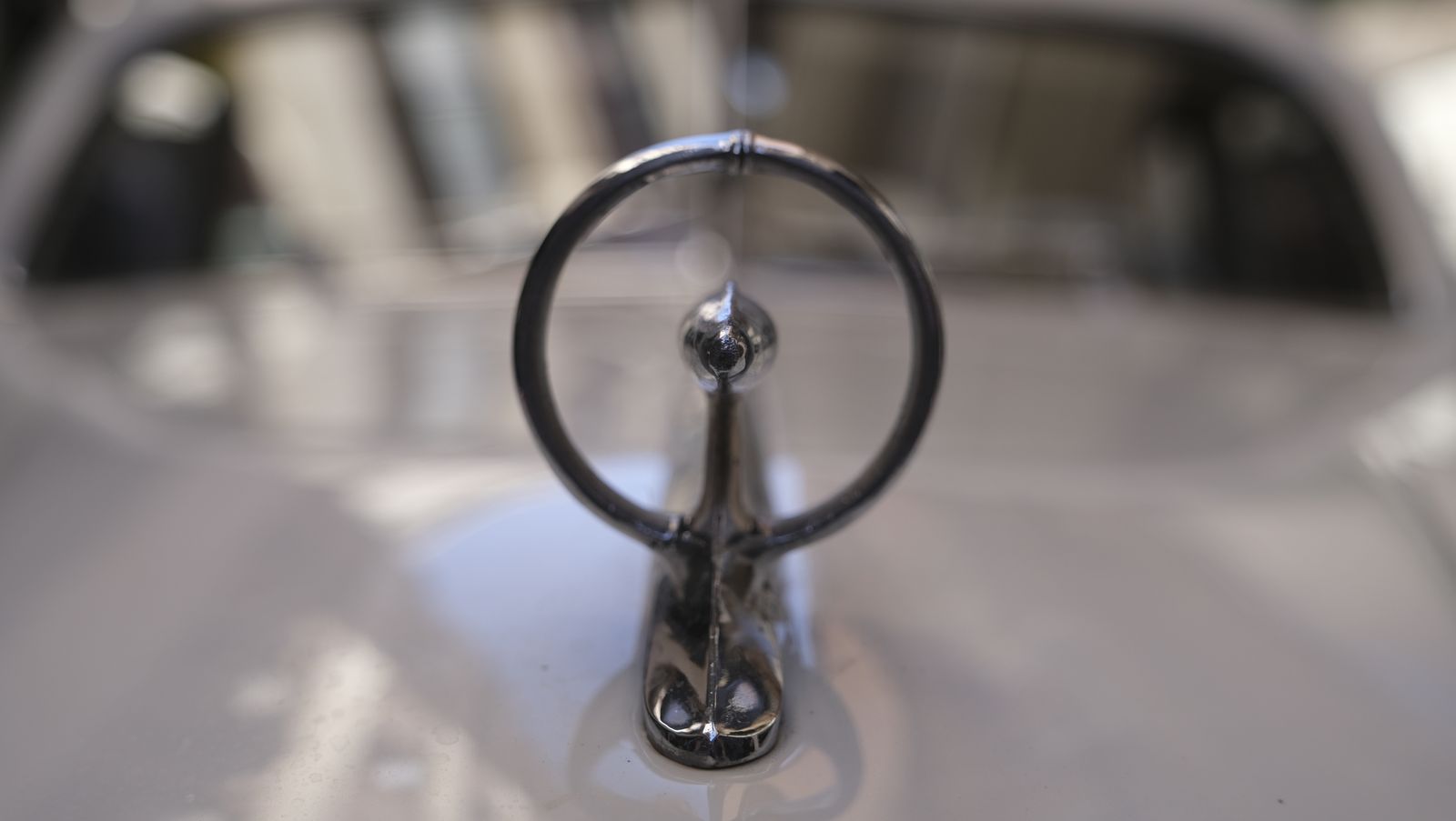 La 33 Ruta de Automóviles Antiguos toma las calles de Almería