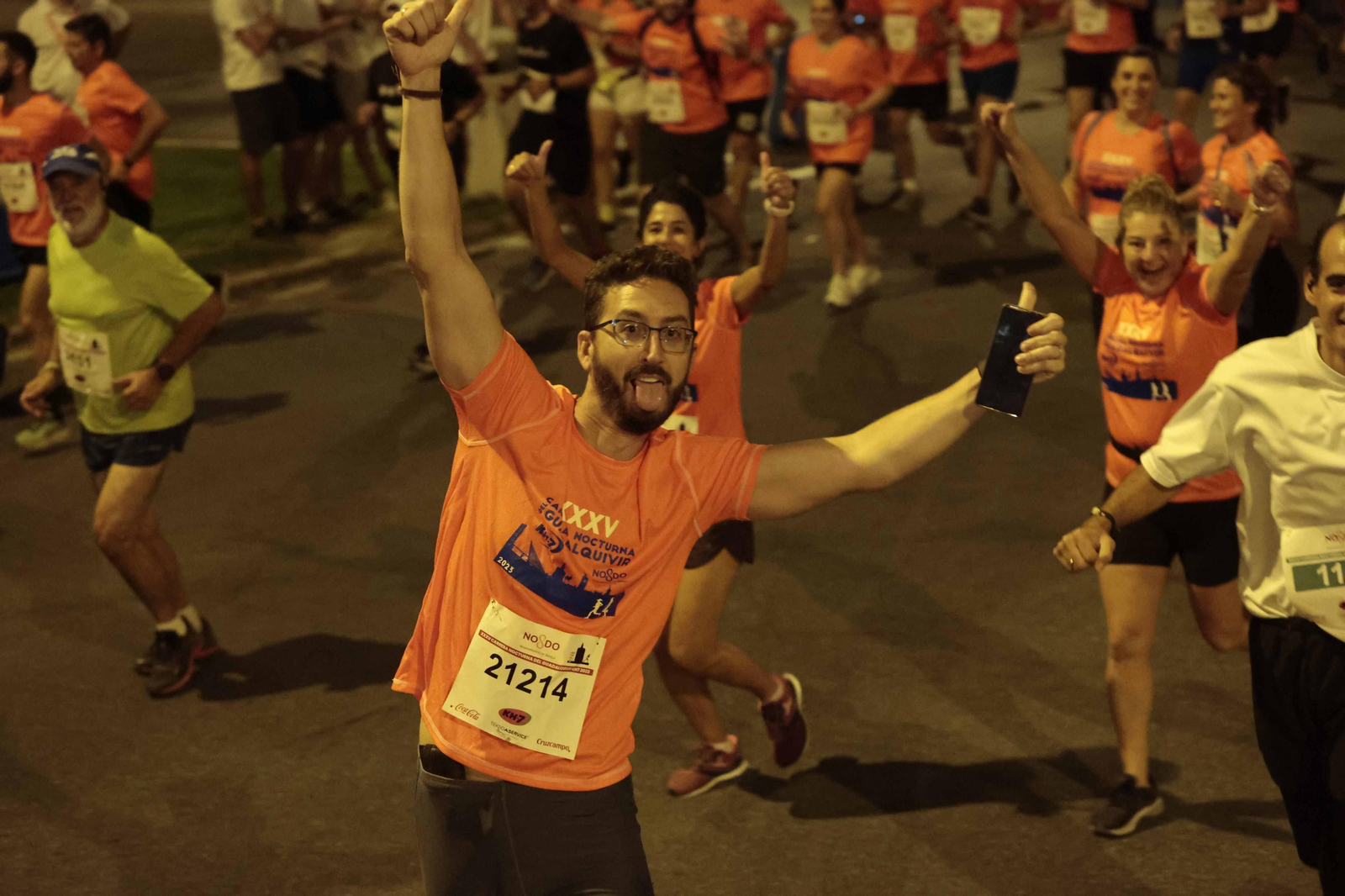 Búscate en las fotos de la Carrera Nocturna