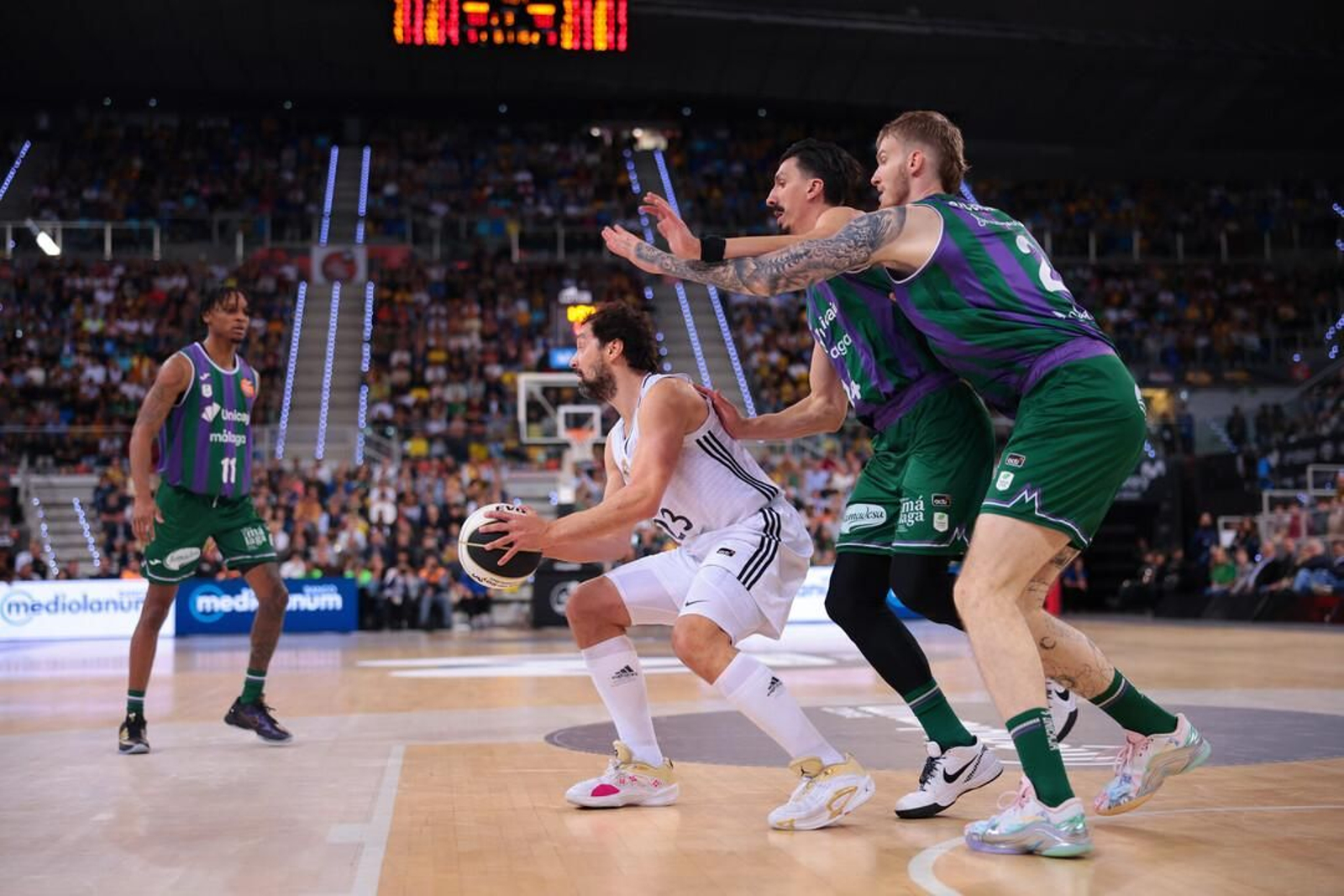 El Unicaja, campeón de Copa: Todas las imágenes del partido, la fiesta y la llegada a Málaga