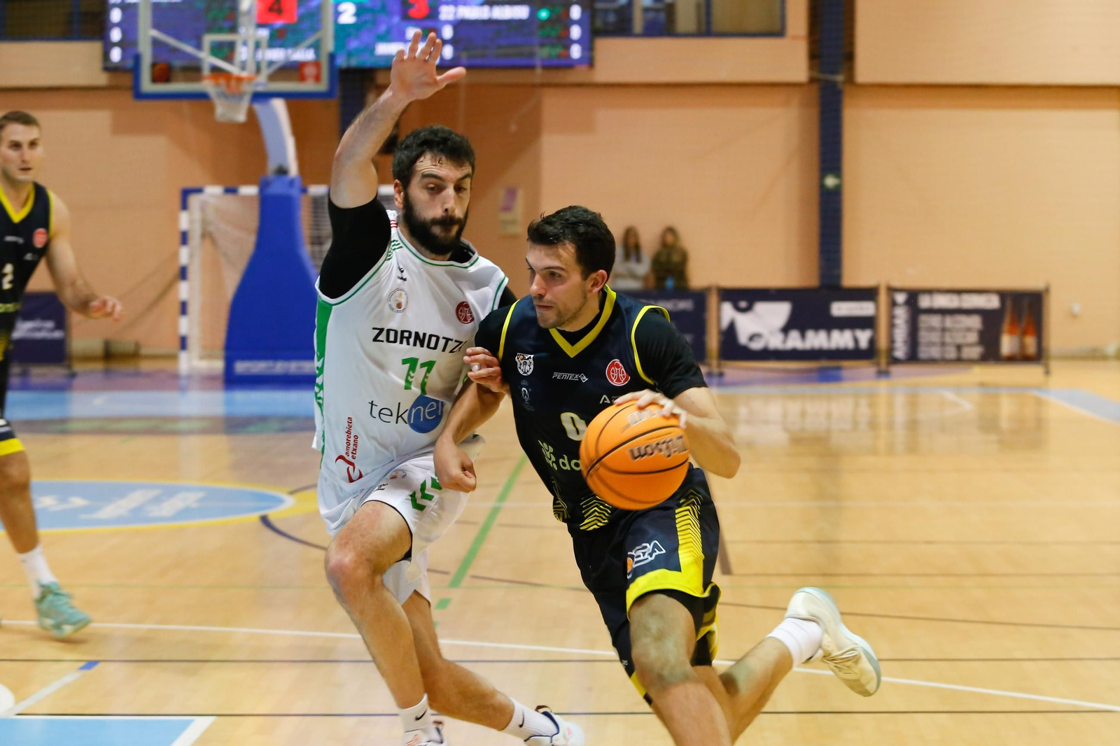 Las fotos del Udea-Zornotza de la Segunda FEB