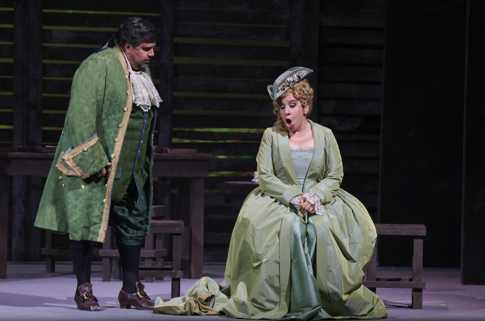 La versión de 'Manon Lescaut' que cierra la temporada lírica del Teatro Cervantes, en fotos