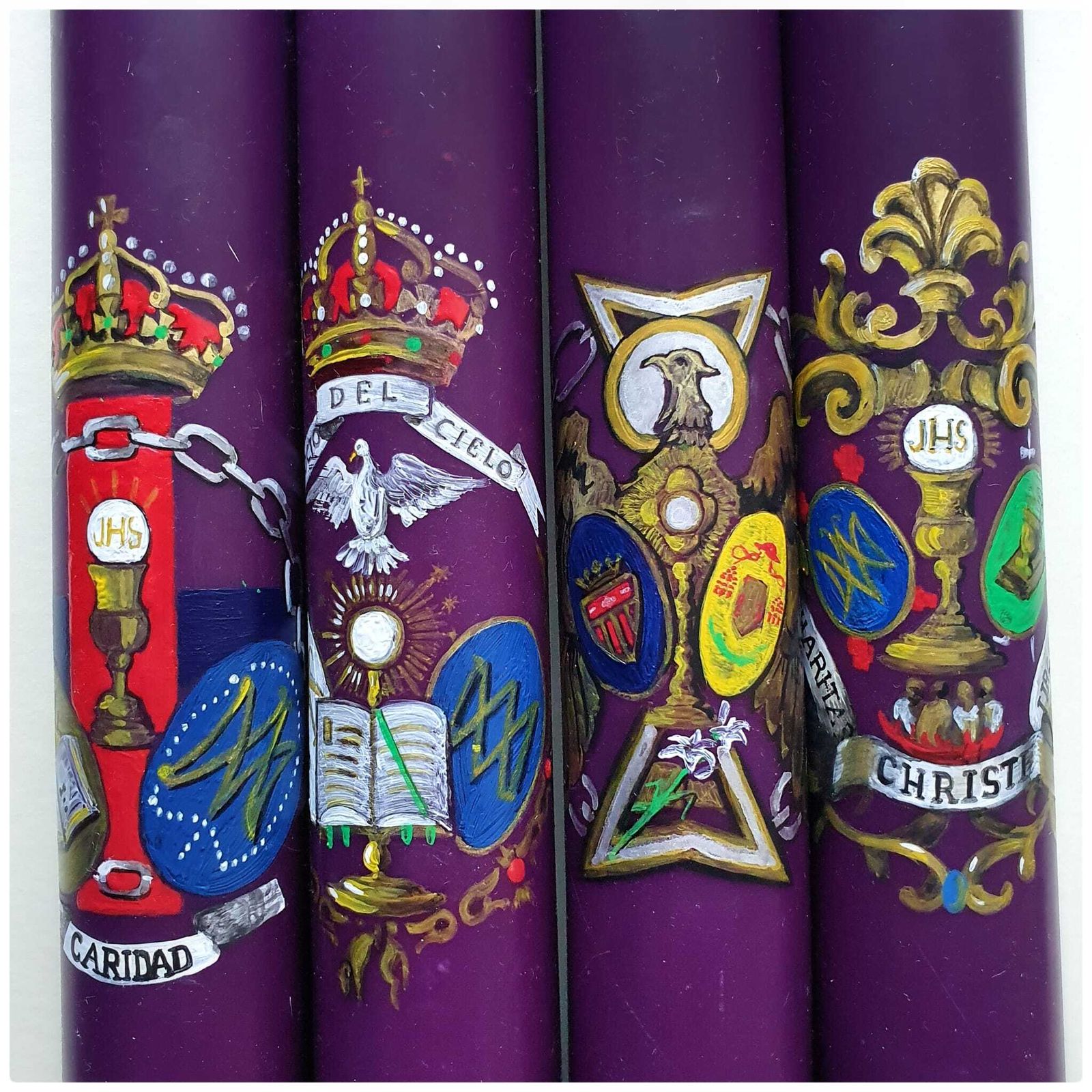 Los escudos de San Pablo, Beso de Judas, Santa Genoveva y Santa Marta