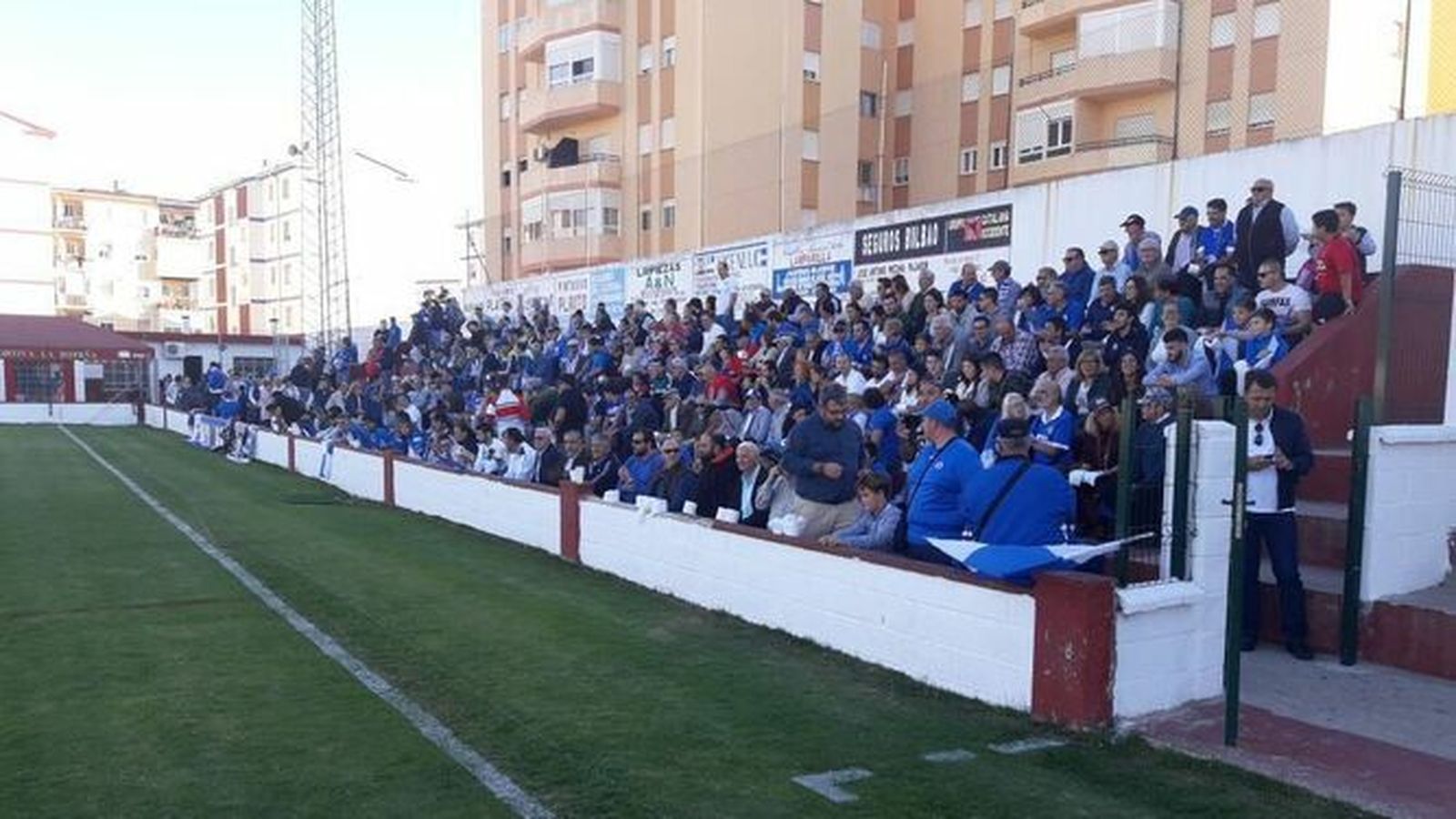 Esta grada del Manuel Bernal no podrá llenarse de seguidores verderones.