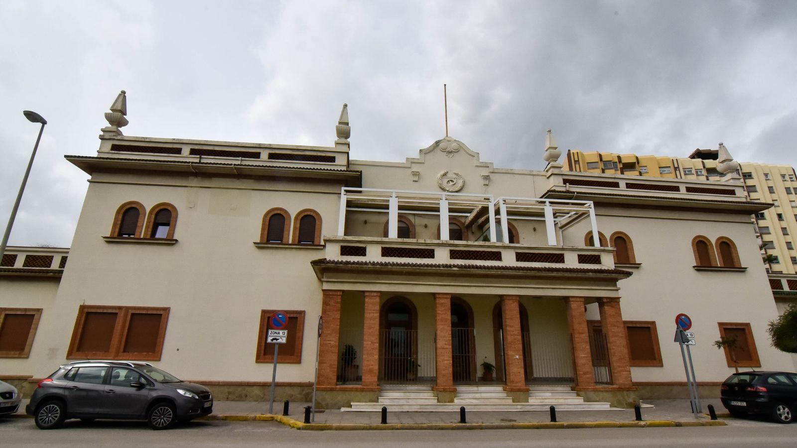 Fachada principal de la Junta de Obras del Puerto.