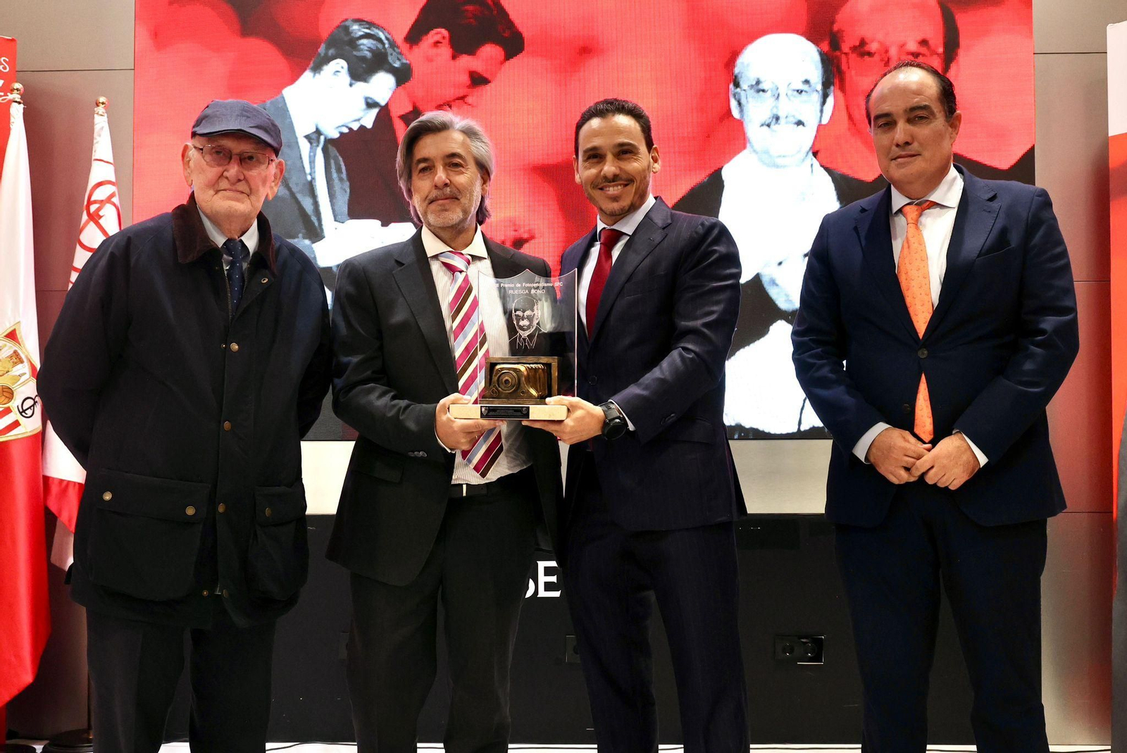 Ruesga Bono, Antonio Pizarro, José María del Nido Carrasco y David Fernández, en la entrega.